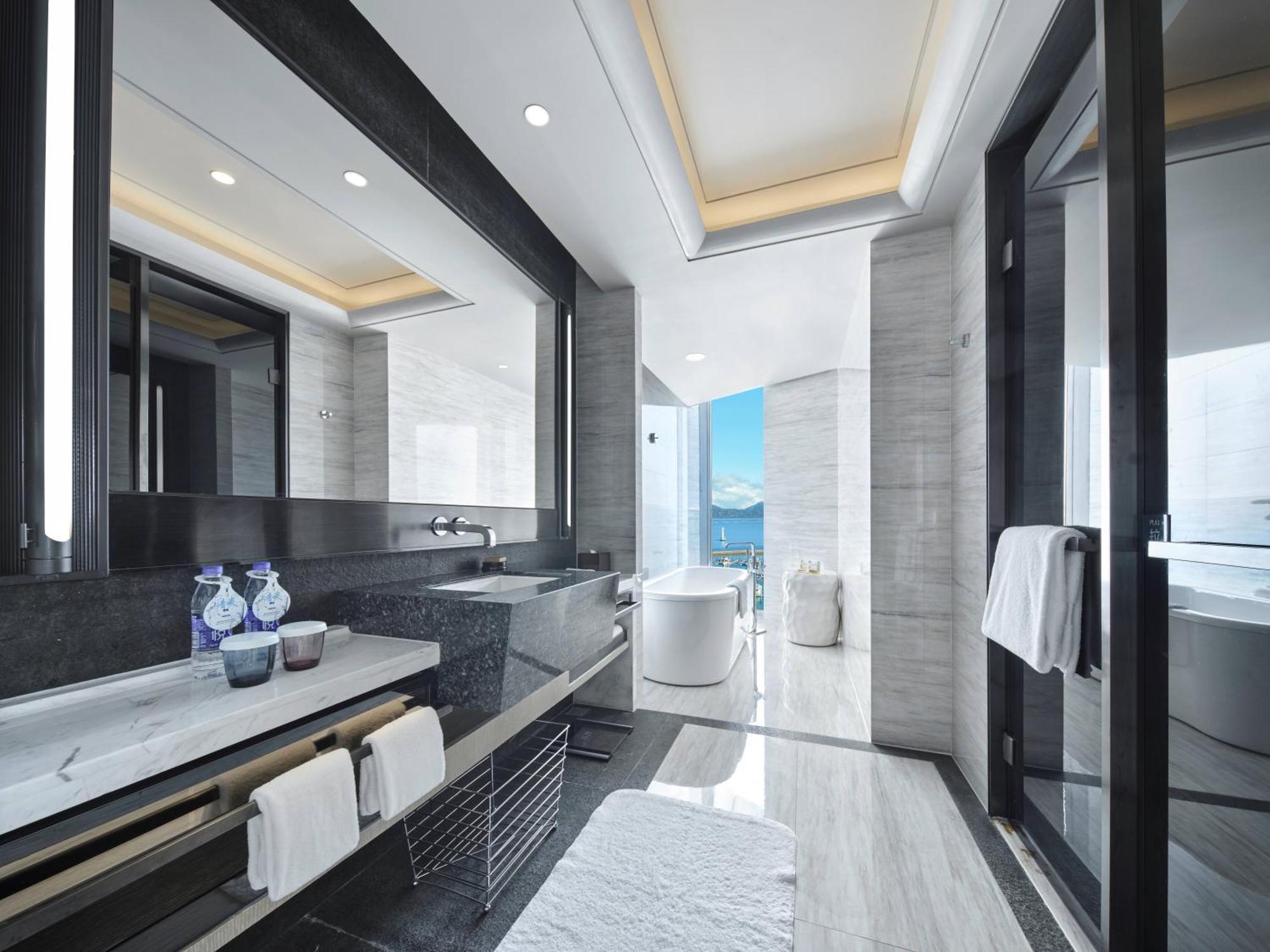 Hilton Shekou Nanhai 5*